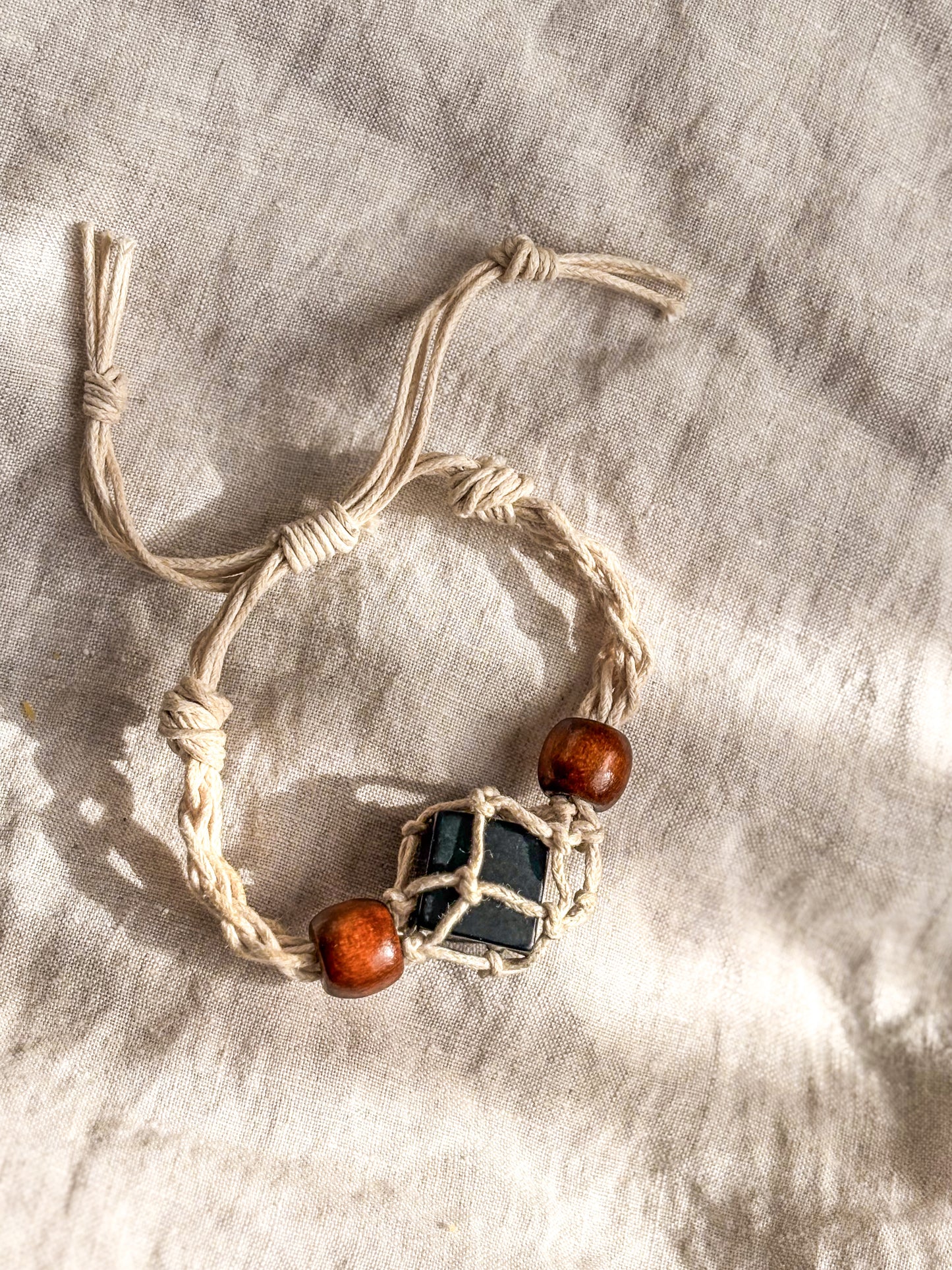 Pulsera Lican: El Cofre Sagrado de Shunguita