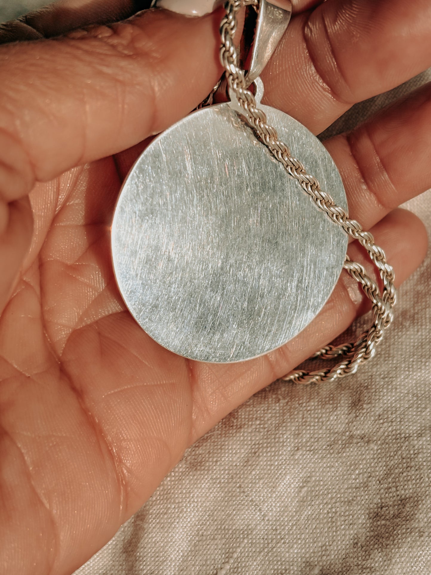 Collar Escudo de Metatrón en Plata: Shunguita Élite y Sólidos Platónicos