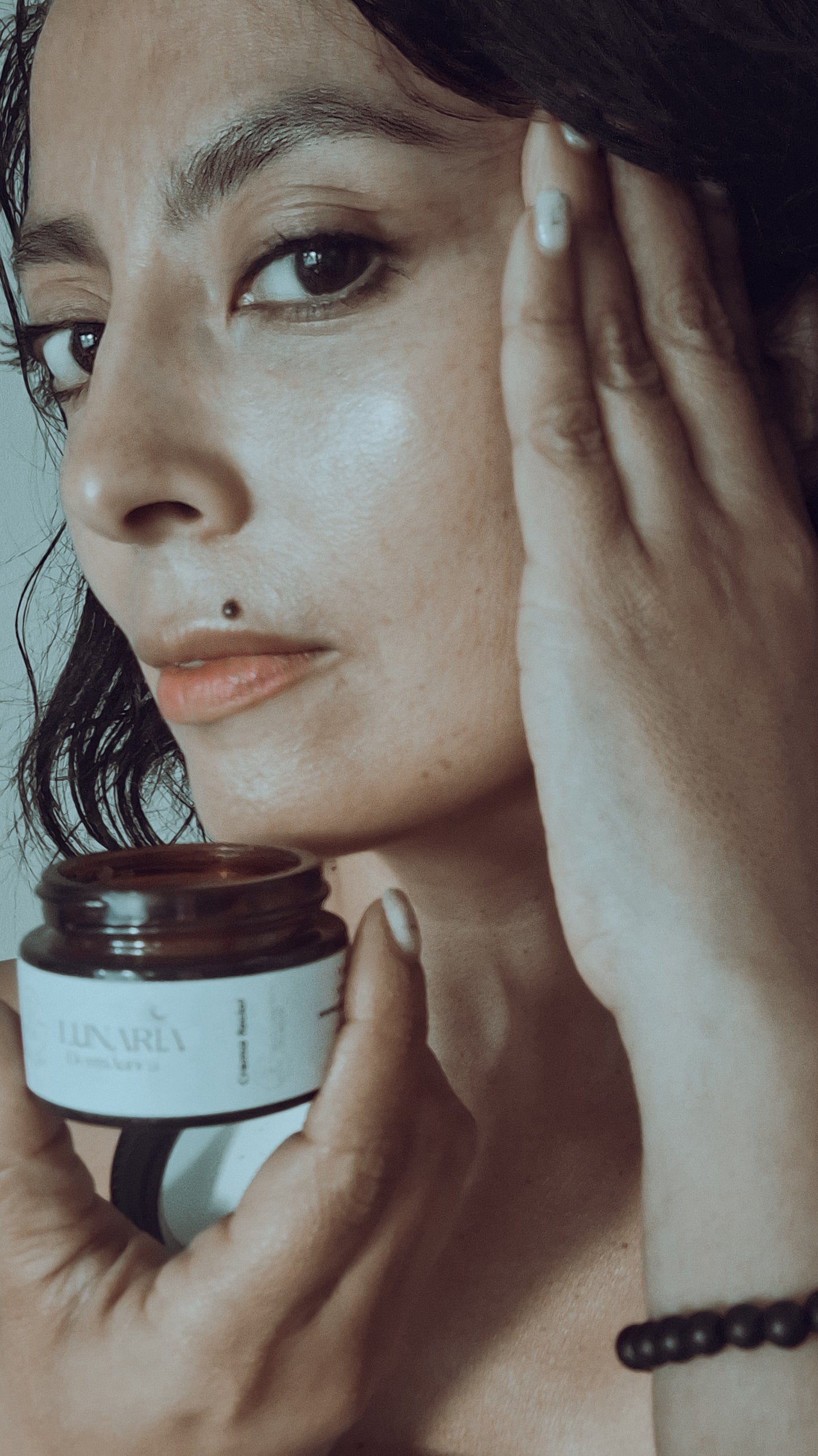 CREMA FACIAL LUNARIA Shunguita: NOCHE