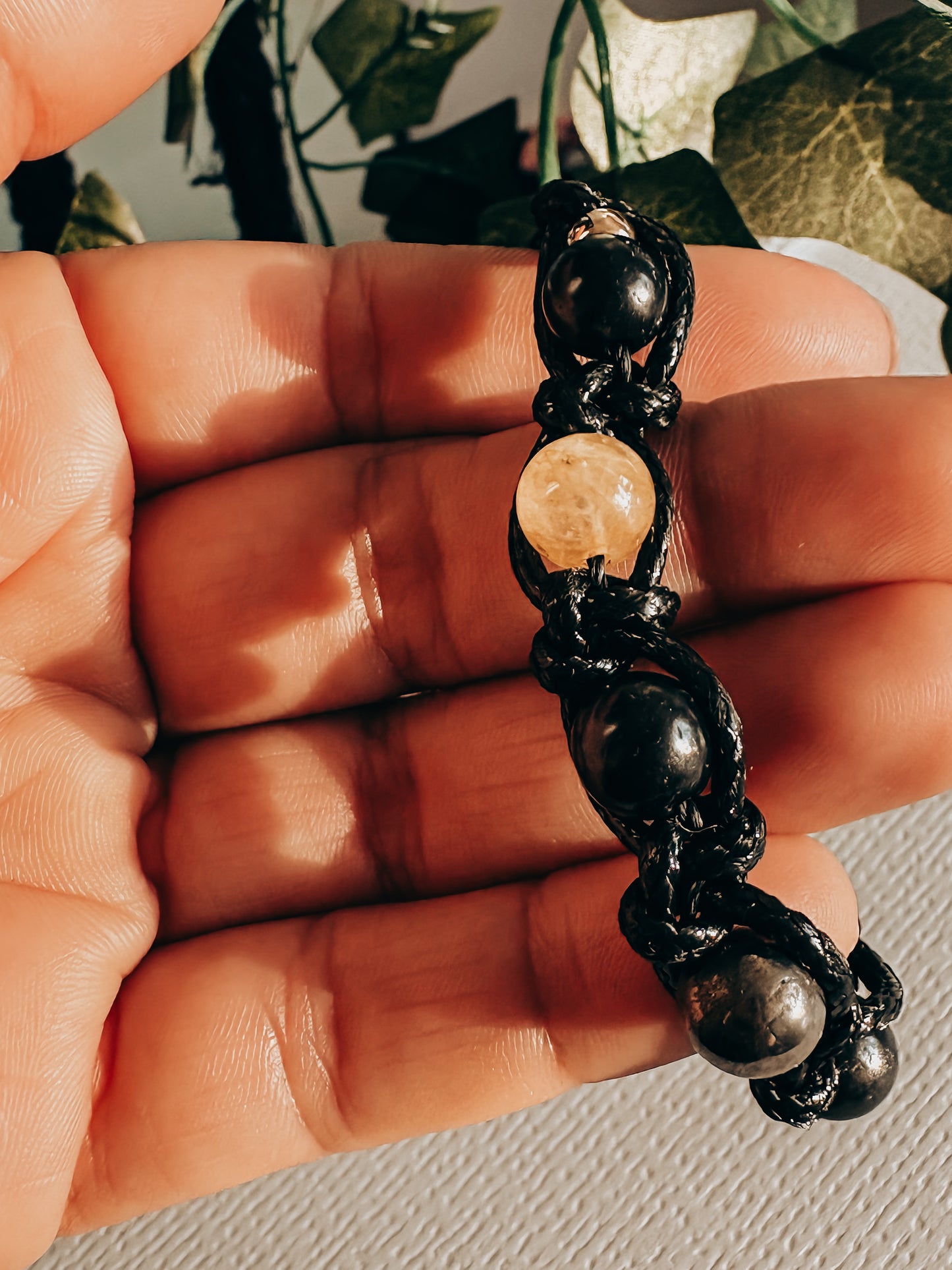 Pulsera MINTAKA SHUNGUITA: Abundancia y expansión (Shunguita + Pirita + Citrino)