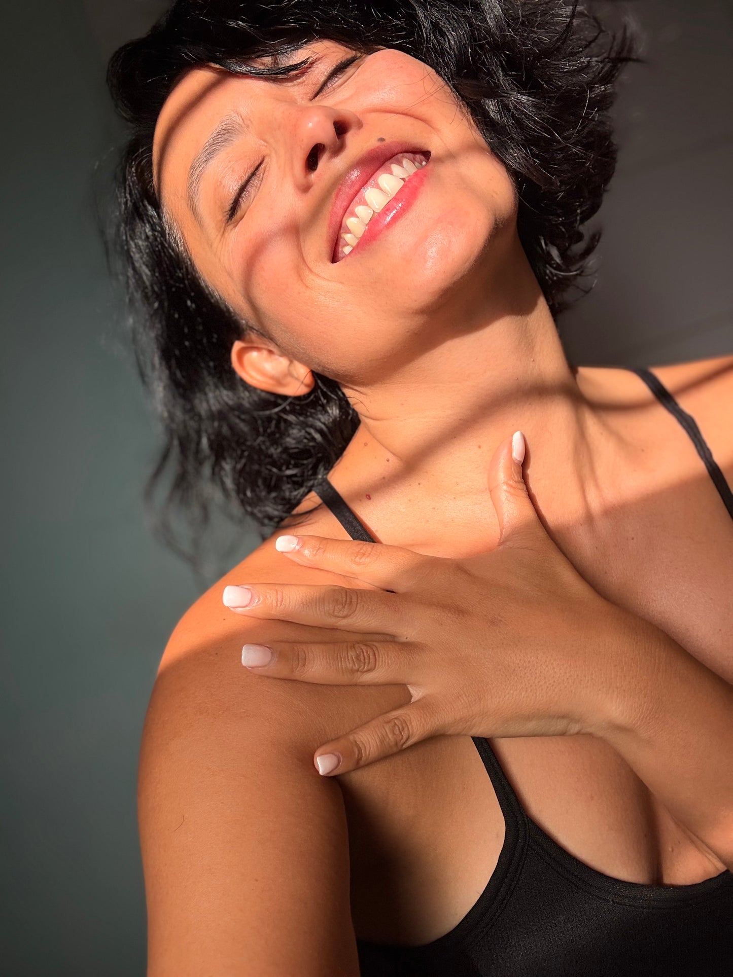 Vibra Positivo Óleo de masaje corporal: SHUNGUITA + CRISTALES ENERGÉTICOS
