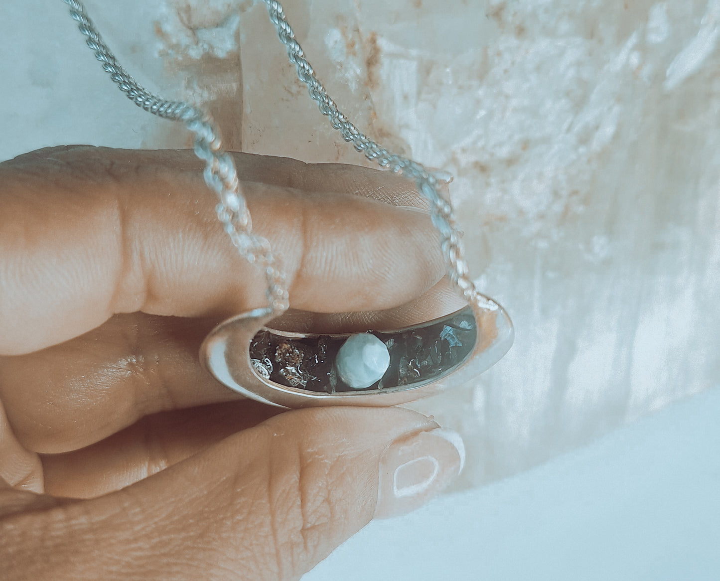 COLLAR SHUNGUITA "HIJA DE LA LUNA"- SHUNGUITA ELITE & LARIMAR en plata 925