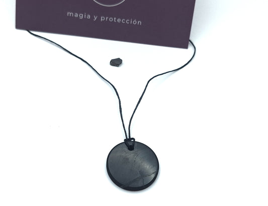 COLGANTE CIRCULAR DE SHUNGUITA (shungite-shungit-shugita) + REGALO trozo shungita Élite