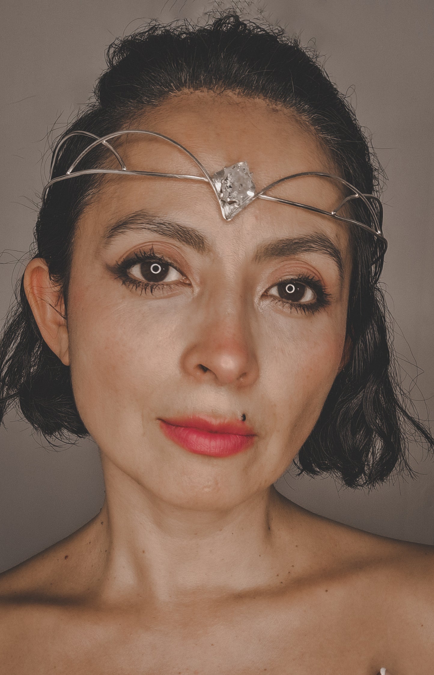 collar tiara “Luz Anclada”: Diamante Herkimer · Shunguita · Plata 925Pieza única y hecha a mano y energía💫