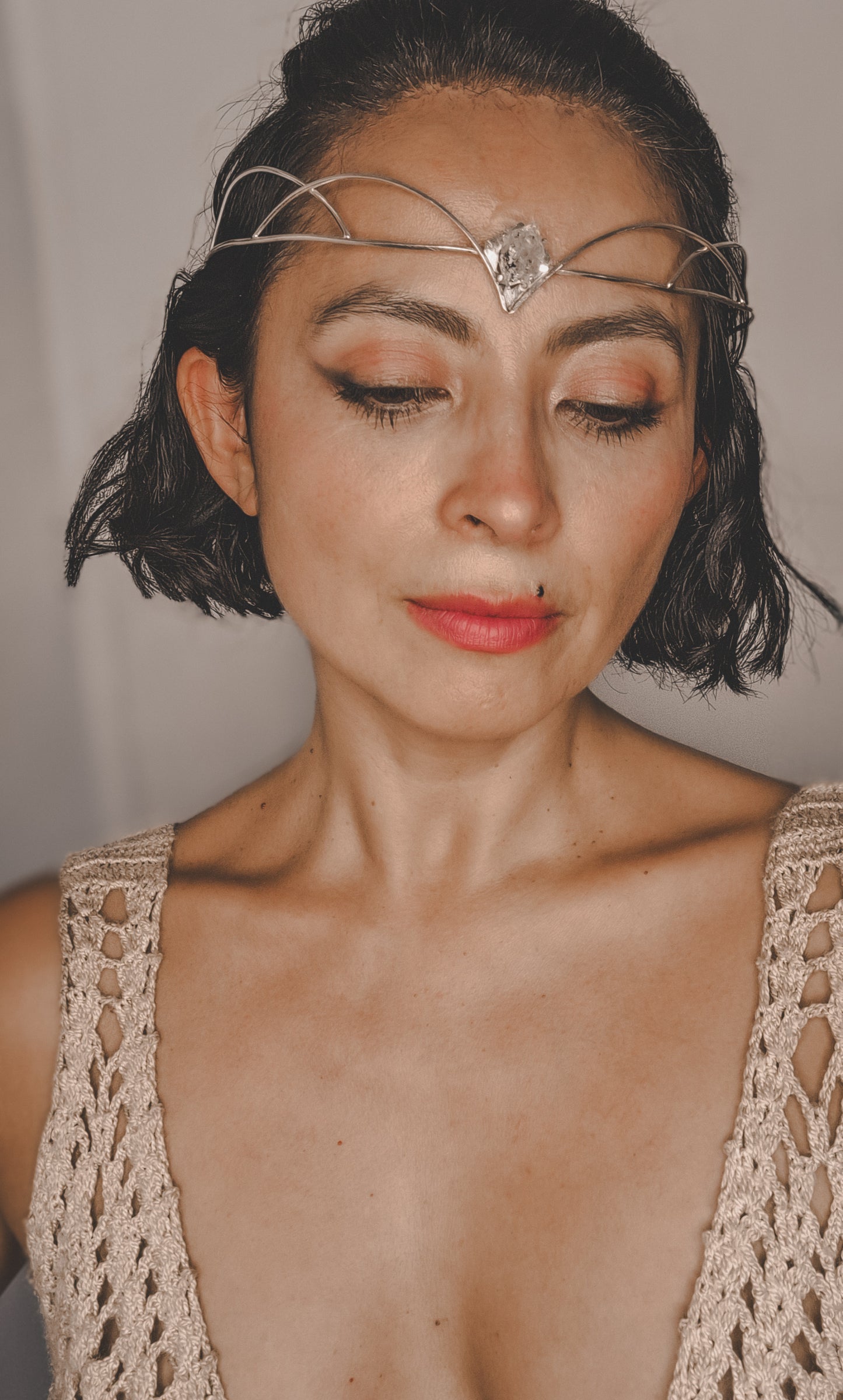 collar tiara “Luz Anclada”: Diamante Herkimer · Shunguita · Plata 925Pieza única y hecha a mano y energía💫