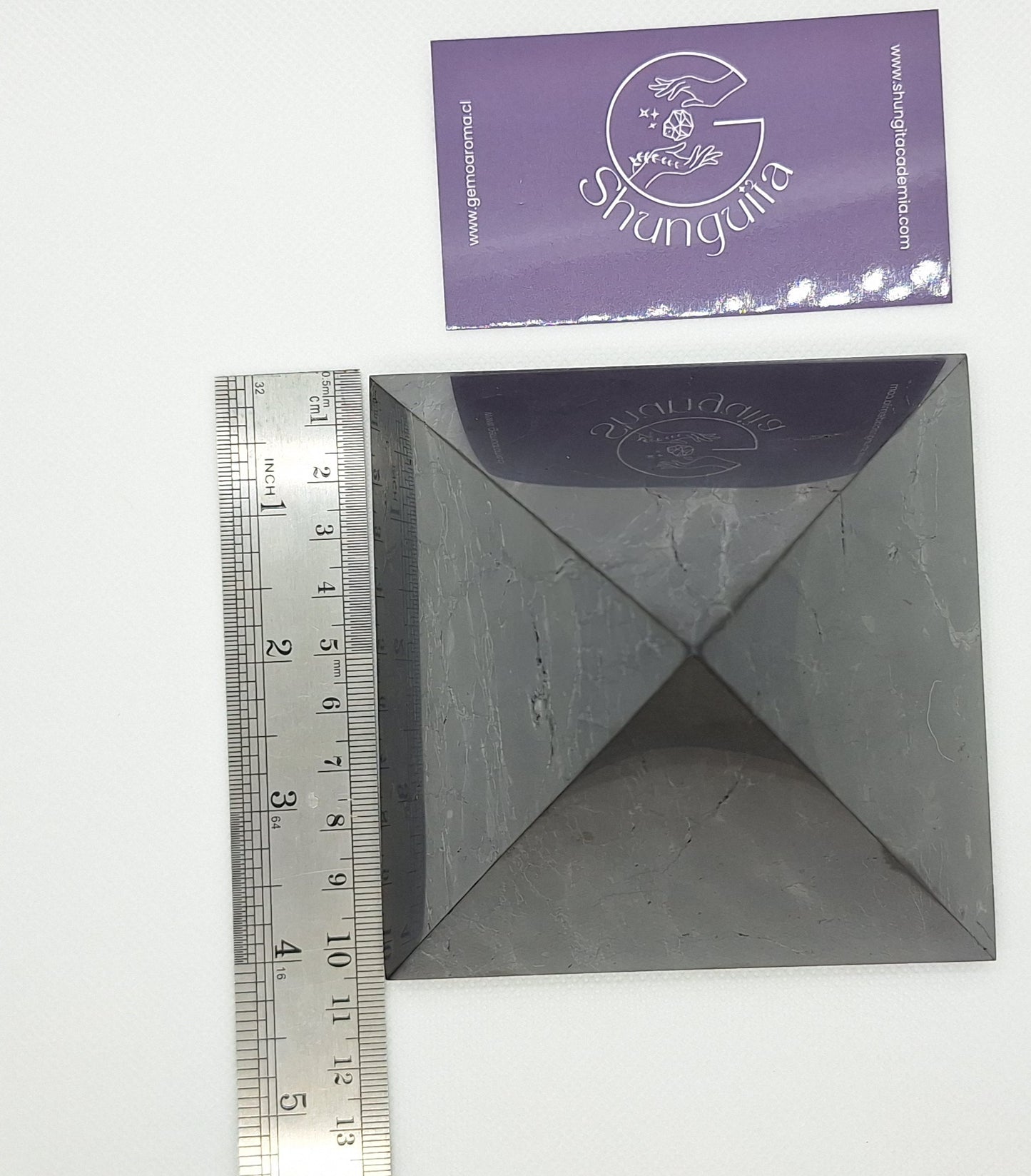 PIRAMIDE GRANDE DE PIEDRA SHUNGUITA: 10 CMS