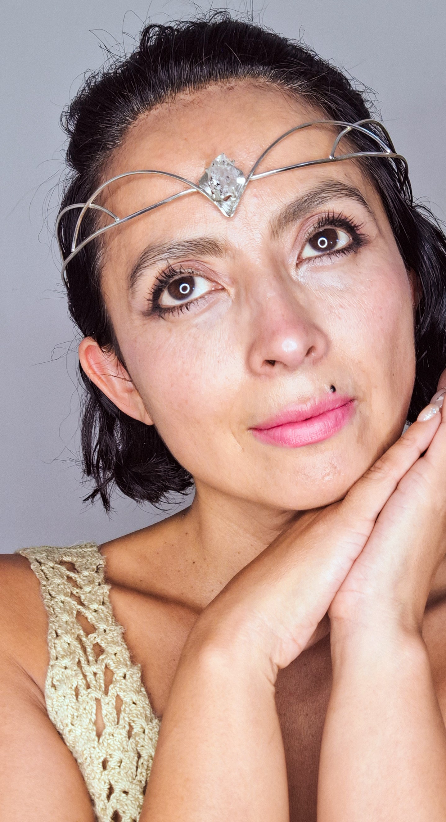 collar tiara “Luz Anclada”: Diamante Herkimer · Shunguita · Plata 925Pieza única y hecha a mano y energía💫