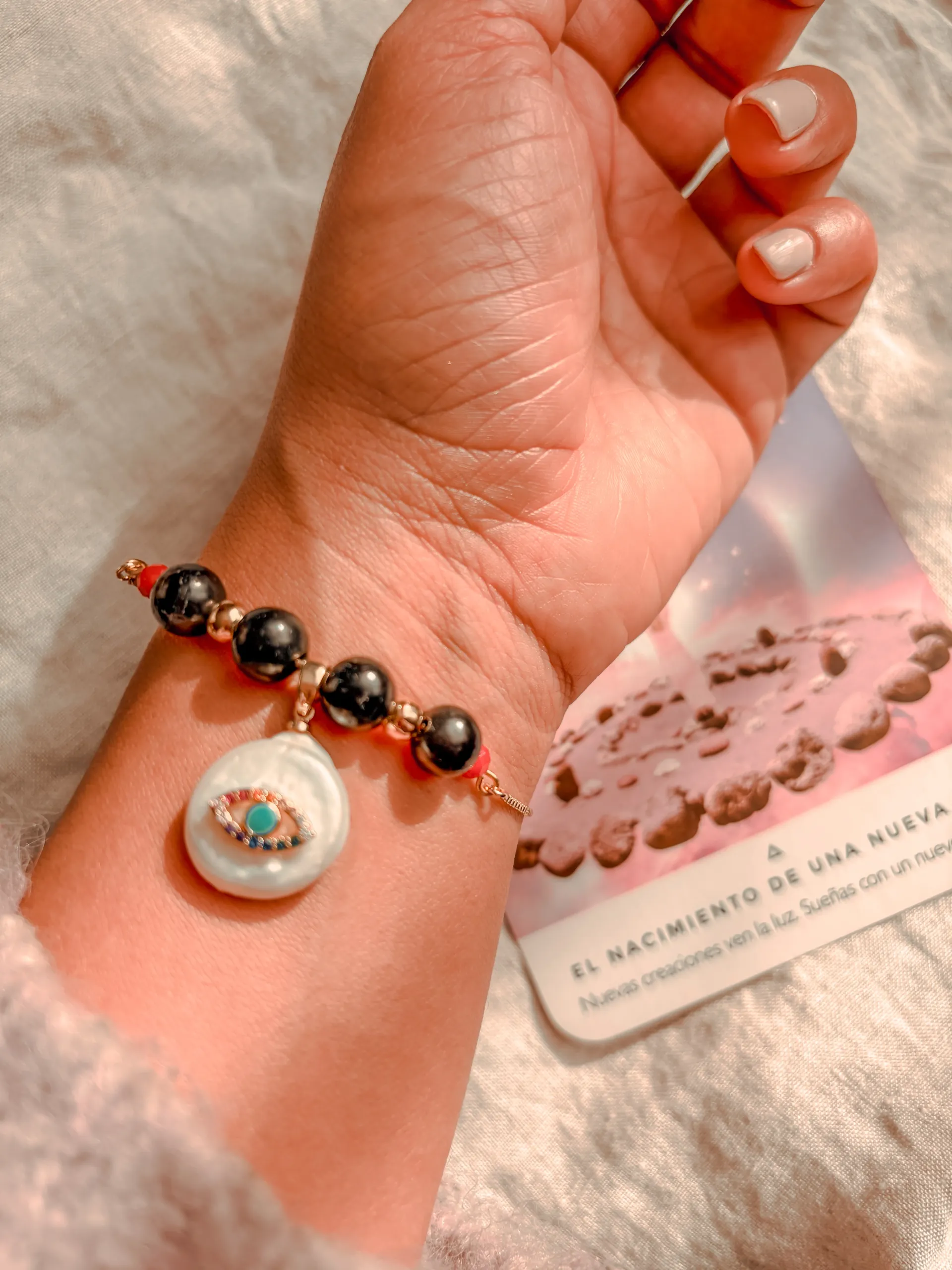 Pulsera Amuleto Ojo Turco Protector: Shunguita y Nácar Natural